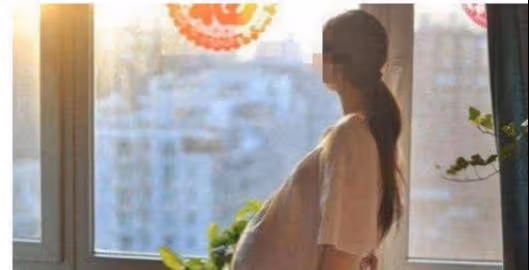 老公出差，我去醫院做產檢，在醫院看到一個熟悉的背影我哭了