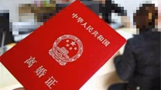 我不孕被離婚，公婆大擺酒席慶祝，我甩出一張紙，前夫求我復婚