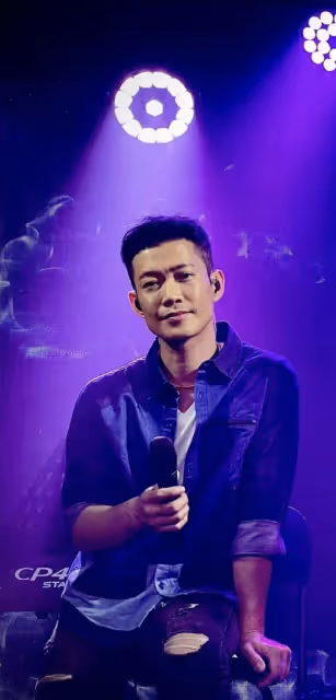 捱出頭,前TVB實力男星升做男一,遊走三台工作不斷成大贏家