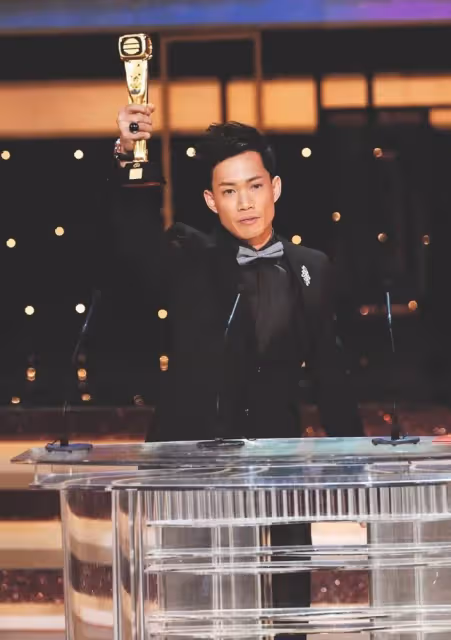 捱出頭,前TVB實力男星升做男一,遊走三台工作不斷成大贏家