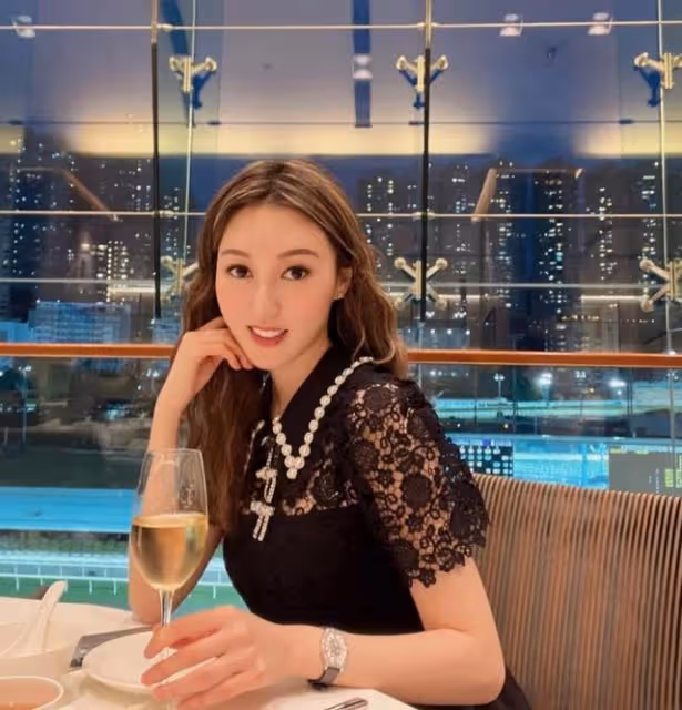 升級當貴婦!前港姐季軍近況曝光,曾與大40歲富商閃婚閃離引熱議