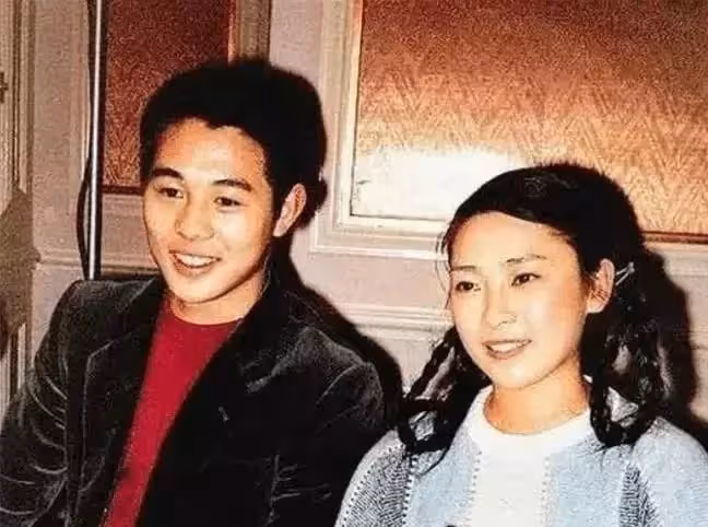 對利智一見鍾情!原配「背井離鄉」陪李連杰拼事業 爆紅後卻被拋棄:娶她是 為了沖喜改運