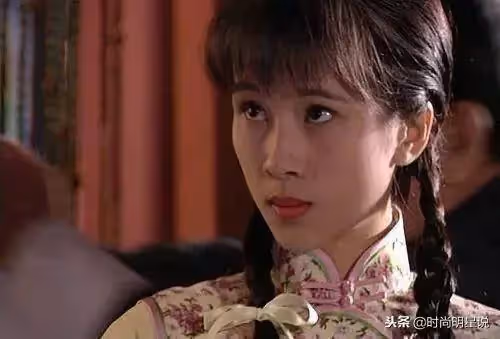天生娃娃臉,嫁入豪門卻要靠佘詩曼救濟,42歲被老公寵成公主.