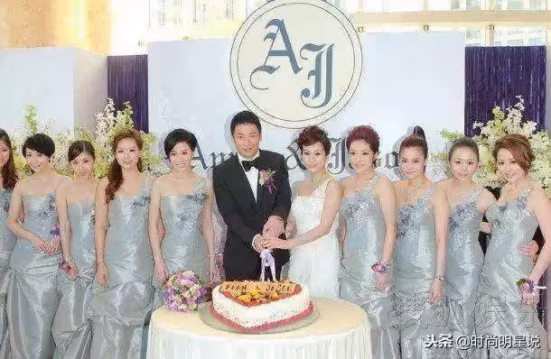 天生娃娃臉,嫁入豪門卻要靠佘詩曼救濟,42歲被老公寵成公主.