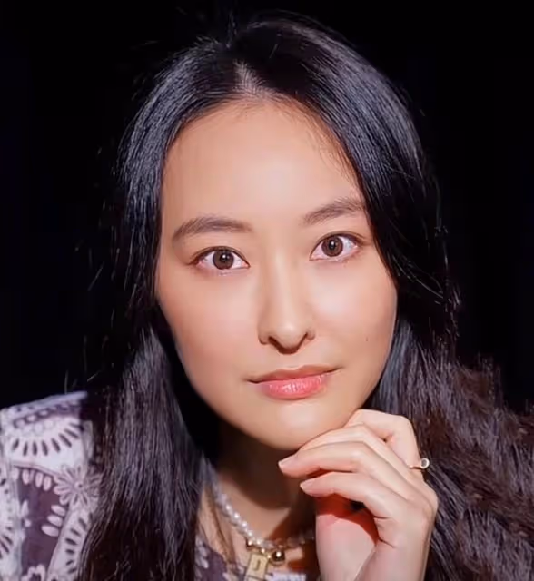 香港知名女星被質疑整容!錄視頻鼻子變長鼻翼變窄,臉部也變僵硬