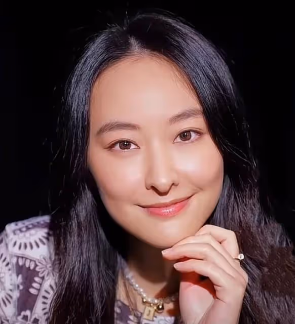 香港知名女星被質疑整容!錄視頻鼻子變長鼻翼變窄,臉部也變僵硬