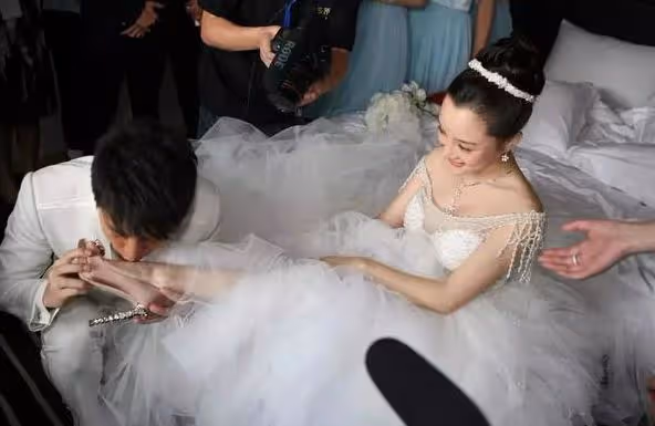 李小璐好事將近？三個細節透露復合預兆，賈乃亮為甜馨選擇原諒？