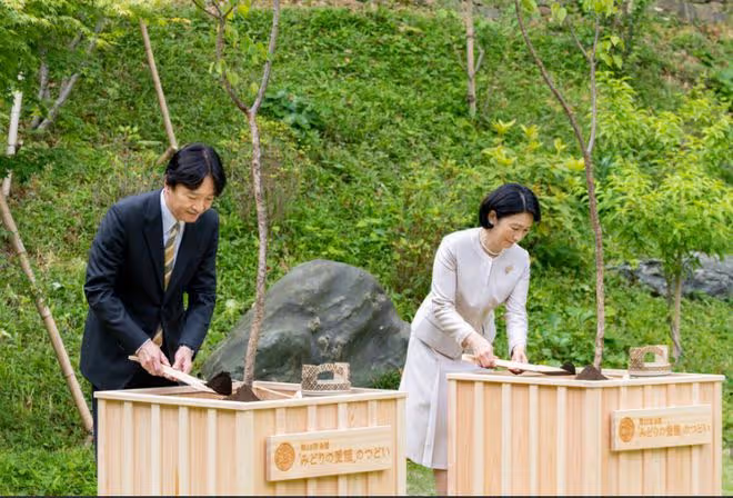 紀子罕見發火，拒絕閃光燈拍攝，皇嗣妃扛不住強大壓力