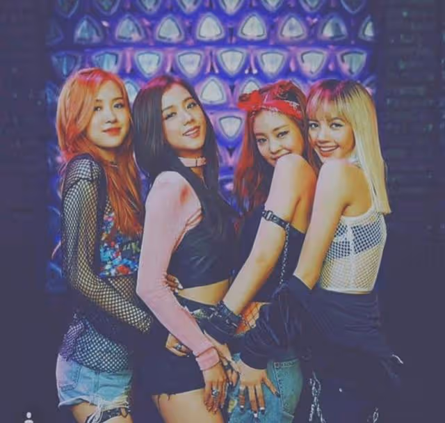 Blackpink出道初期大片VS最新大片，眼神氣場大變，從青澀到沉穩