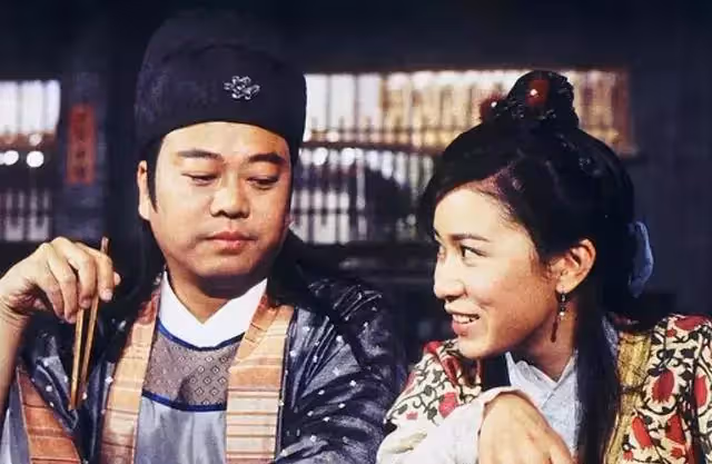 佘詩曼47歲生日，歐陽震華連續11年送祝福，心急對方仍沒有另一半