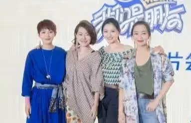 45歲大s近照顏值重回巔峰！暴風減重30kg，居然比小s更像妹妹，網友：根本「重回杉菜」