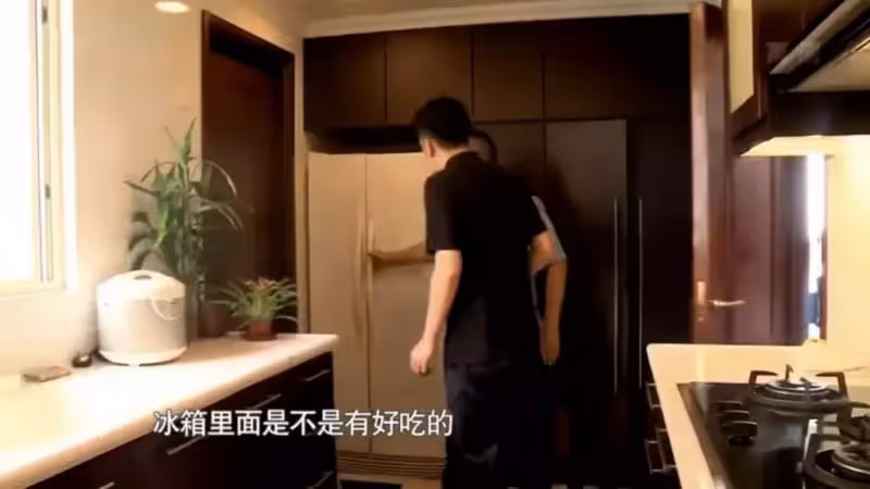 56歲林保怡家底被扒，比劉德華還勞模，住六億海景豪宅太奢華！