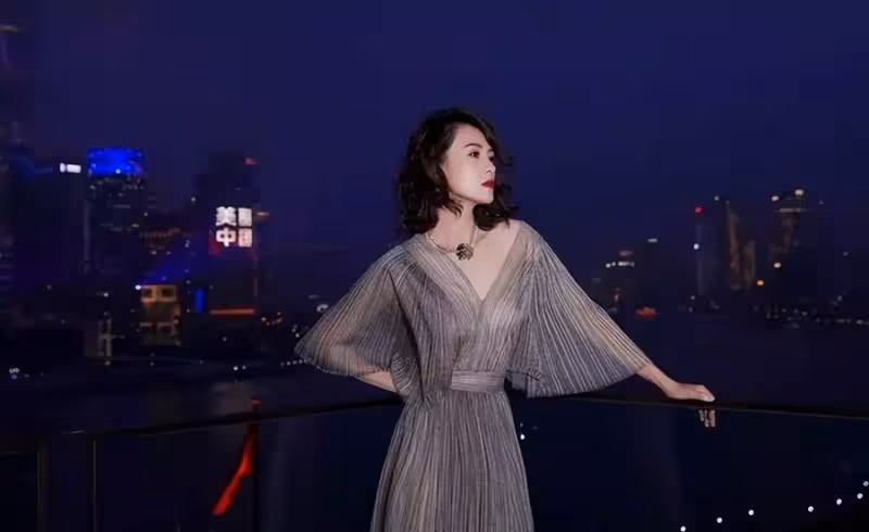 章子怡戛納全英文致辭真霸氣！穿黑裙顯東方美，太給亞洲女性長臉
