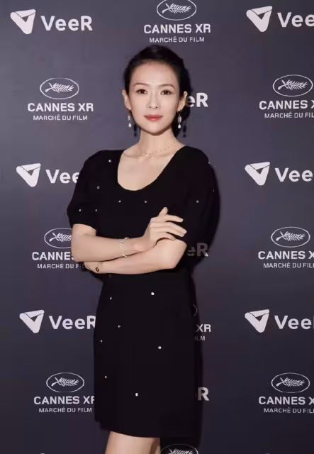章子怡戛納全英文致辭真霸氣！穿黑裙顯東方美，太給亞洲女性長臉