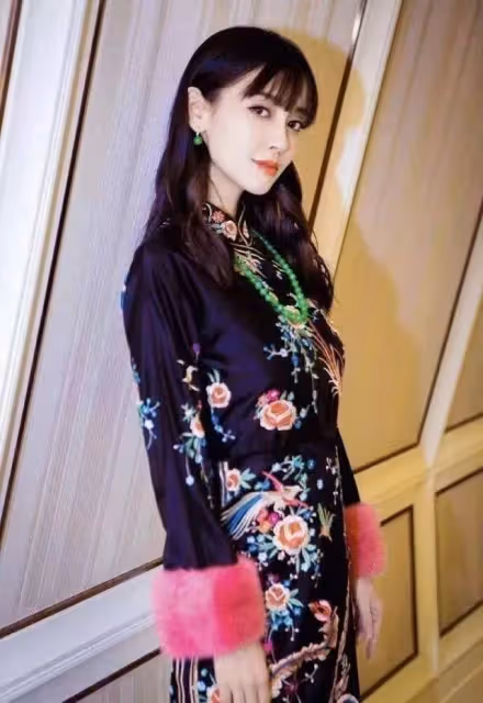 穿旗袍，真顯身材，把劉嘉玲關曉彤等旗袍裝放一起看，差別出來了