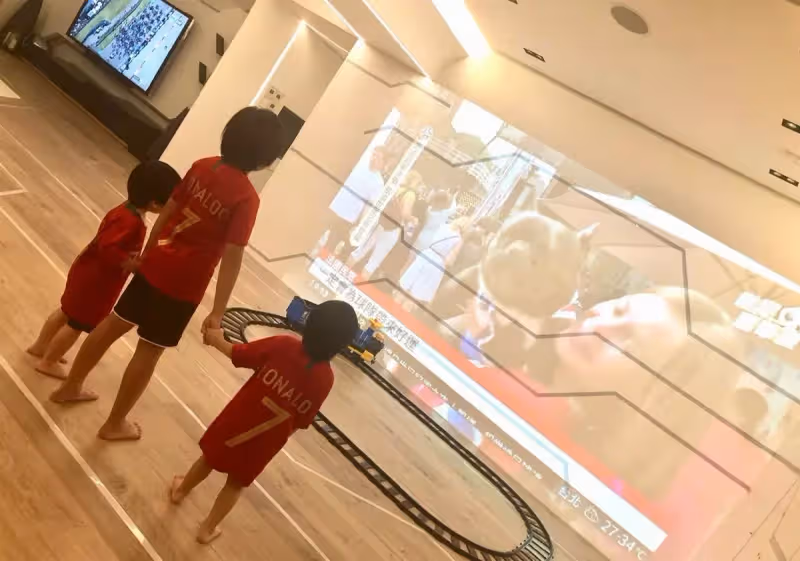 林志穎上億豪宅,被稱為全球最智能的私宅,客廳擺放賽車太獨特