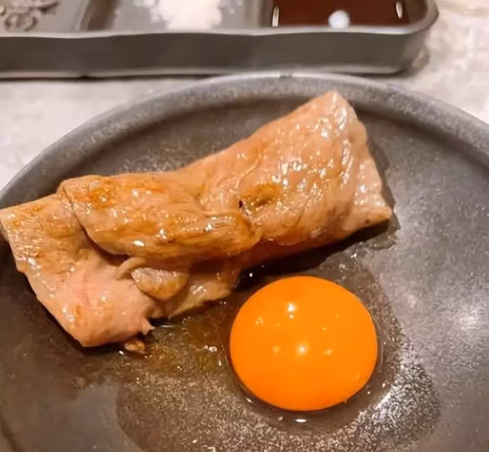 吳佩慈分享美食,向外界展現奢華的生活,比洗米嫂過得滋潤