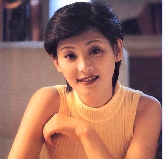 被導演娶走的9位女星,個個貌美如花 、氣質非凡,導演:賺了