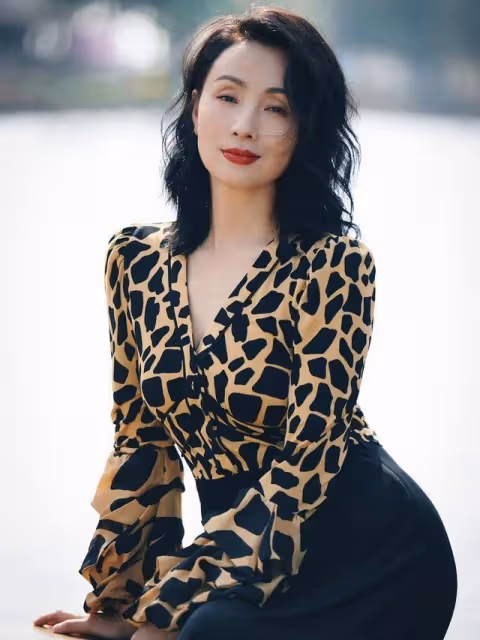 被導演娶走的9位女星,個個貌美如花 、氣質非凡,導演:賺了