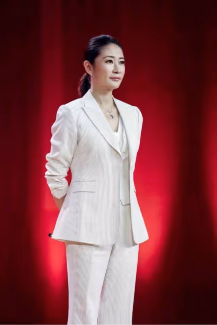被導演娶走的9位女星，個個貌美如花 、氣質非凡，導演：賺了