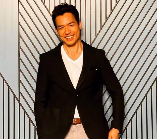突發!TVB混血男星被曝將要離巢,計劃重回年薪200萬的機長崗位