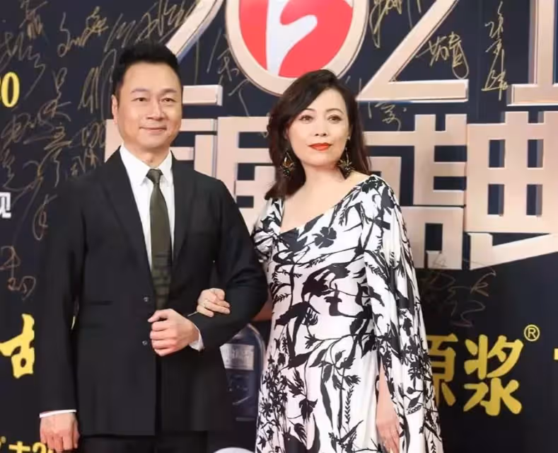 最新紅毯造型曝光!毛曉彤驚豔四座,吳謹言驚現紙片身材,劉濤嫩回28歲