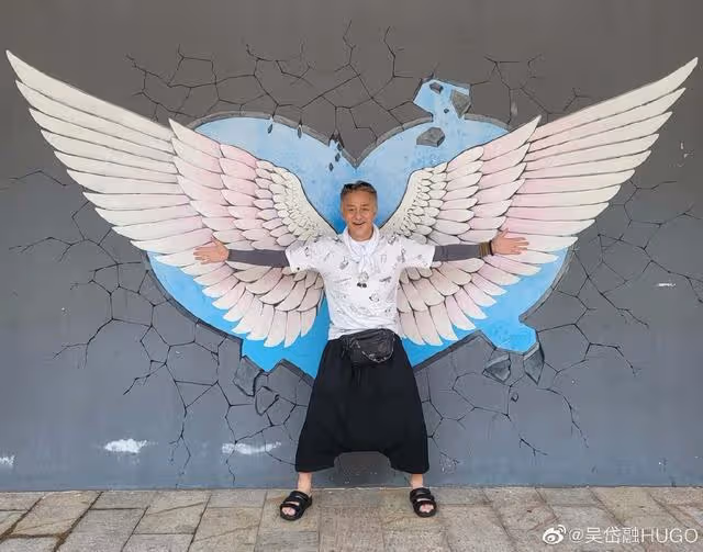 好爸爸!62歲TVB老戲骨豪擲400萬在新加坡置業,為歸國兒子做打算