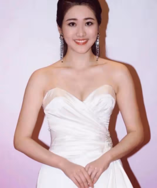 驚喜!TVB上位小花離港消失幕前近半年,搖身一變成歌手開演唱會