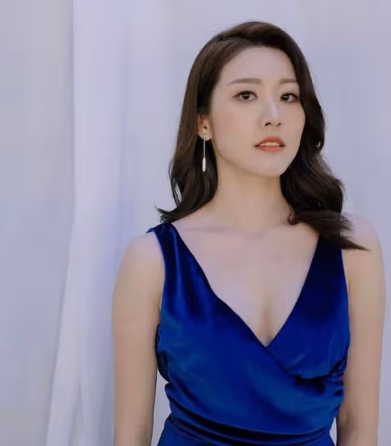 驚喜!TVB上位小花離港消失幕前近半年,搖身一變成歌手開演唱會