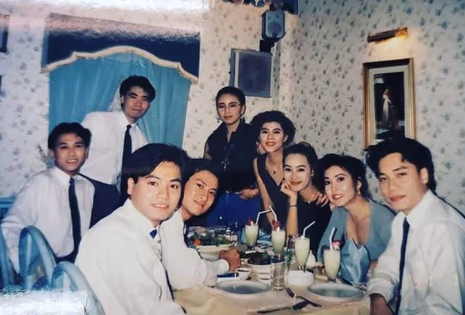 郭晉安曬珍藏舊照一臉青澀，羅嘉良氣場大溫兆倫俊朗，李婉華美艷