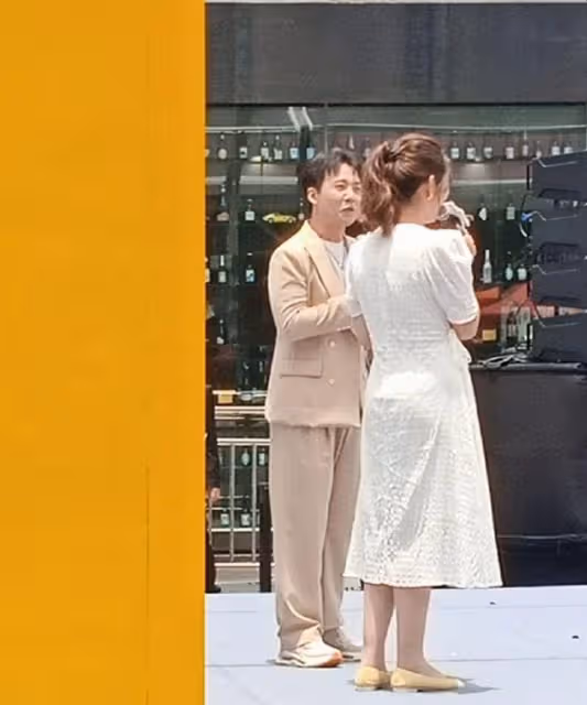 26歲郭麒麟生圖曝光，打扮成熟身材圓潤，網友：只有165嗎？