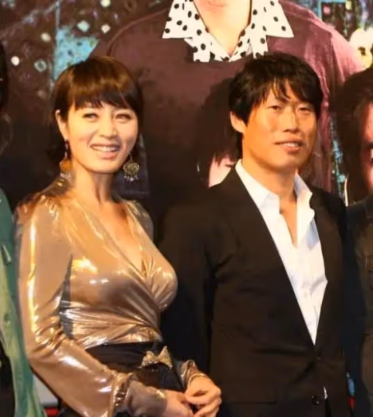 金惠秀：與劉海鎮相戀3年，替母親還13億欠款，為何52歲不婚？