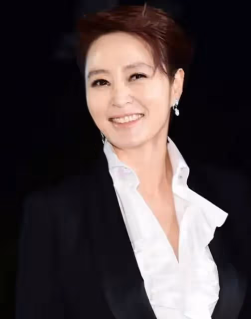 金惠秀：與劉海鎮相戀3年，替母親還13億欠款，為何52歲不婚？