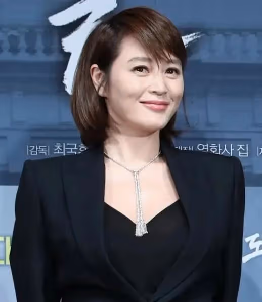 金惠秀：與劉海鎮相戀3年，替母親還13億欠款，為何52歲不婚？