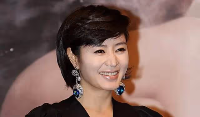 金惠秀：與劉海鎮相戀3年，替母親還13億欠款，為何52歲不婚？