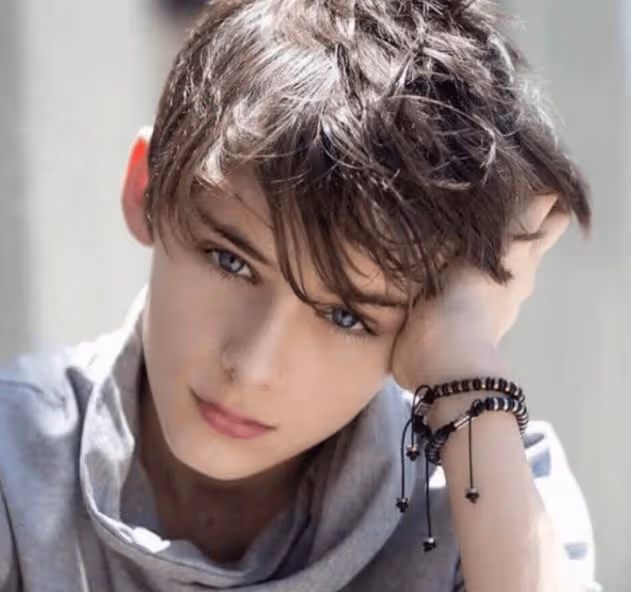 澳洲男孩12歲時驚艷世界, 被譽為全球第一美少年! 6年後變這樣
