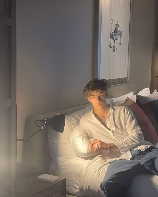 澳洲男孩12歲時驚艷世界, 被譽為全球第一美少年! 6年後變這樣