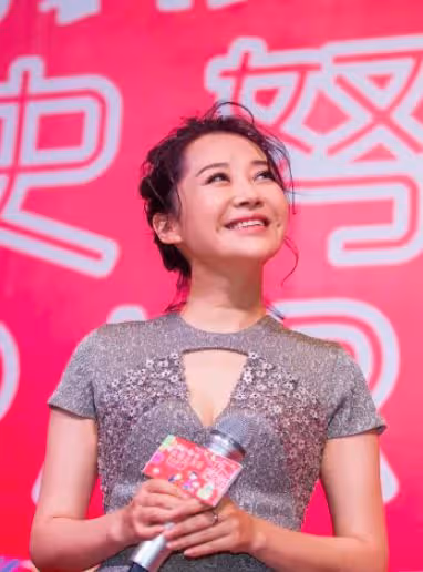 許晴突然遭全網封殺，多部作品強制下架，她被封殺背後原因不簡單