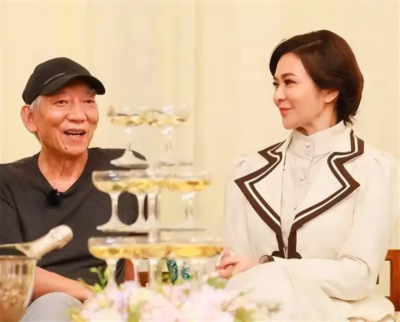 逛街偶遇關之琳買奢侈品,臉光潔僵硬不自然,沒有正常59歲老人:老去的真實感
