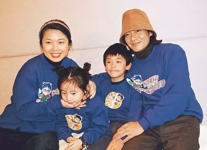江華26歲女兒罕露臉!避開老爸基因五官更像媽媽,熱愛唱歌卻不被欣賞,親吐外貌太平凡