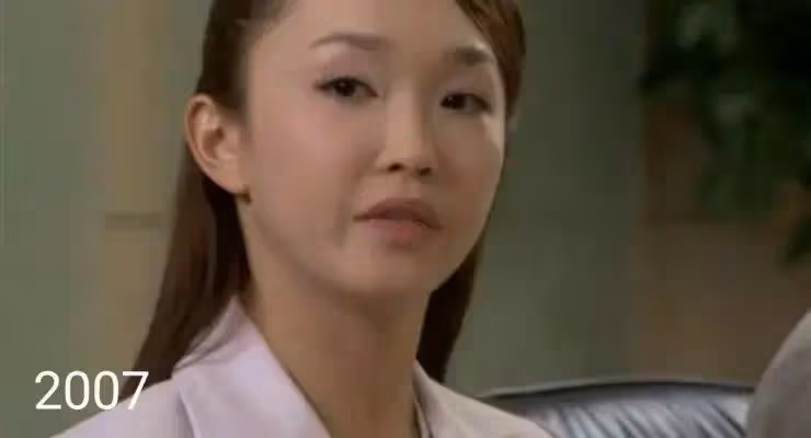 看新加坡一姐范文芳出道至今的容貌變化:年輕時不輸李若彤,50歲仍滿滿少女感