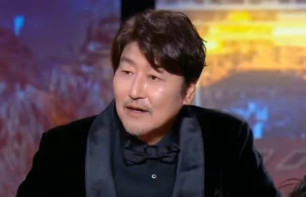 湯唯遺憾敗北，宋康昊成韓國首位影帝，二公主姚安娜開局就是王炸