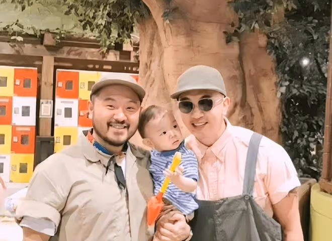 具俊曄也太會做生意了吧，連烤肉店廁所門都貼上了大S的照片！