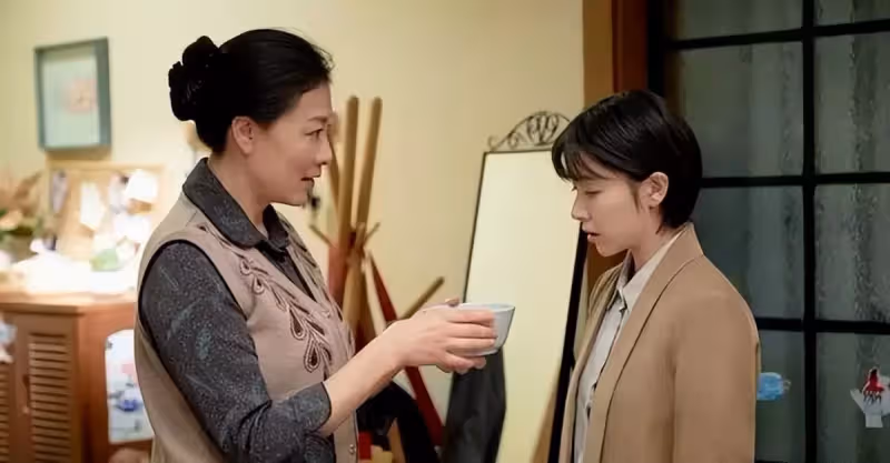 「滾出我家，我沒義務管你坐月子」小姑子冷笑：我媽說該滾的是你