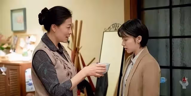 「滾出我家,我沒義務管你坐月子」小姑子冷笑:我媽說該滾的是你