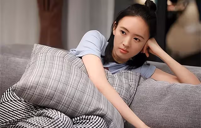 「滾出我家,我沒義務管你坐月子」小姑子冷笑:我媽說該滾的是你
