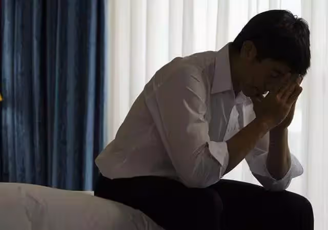 母親來照顧老婆坐月子,下班看到陽台上的被褥,果斷送母親回老家