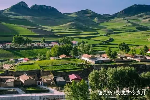 鄉下小姑子來家小住，晚上洗澡兩個小時還沒出來，我開門一看哭了