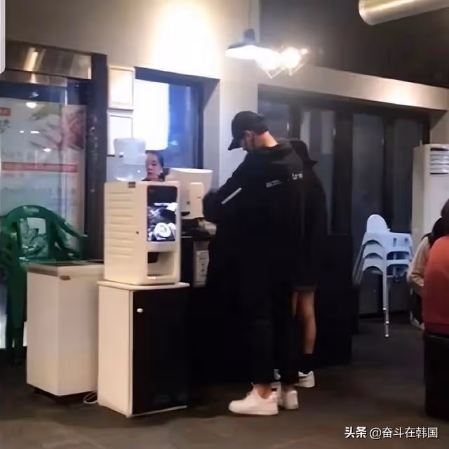 韓國元祖偶像要結婚了？曾經身陷四角戀情的他最終選擇和粉絲結婚