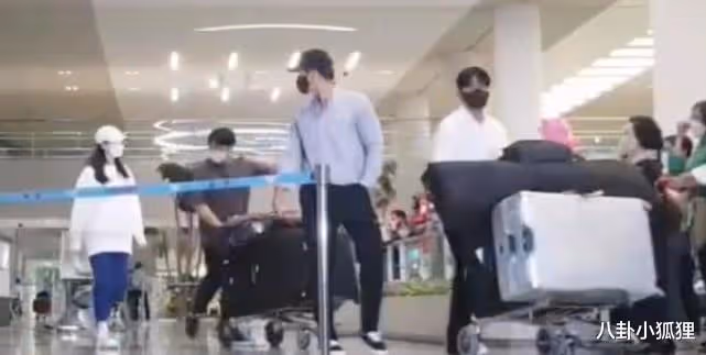 孫藝珍曬遛狗照引發懷孕猜測，經紀公司火速澄清：不是真的